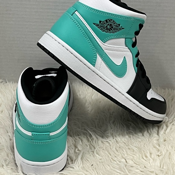 Air Jordan 1 Mid, Tropical Twist - Picture 11 of 11